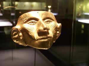 One of the many gold exhibits in the Museo de Oro